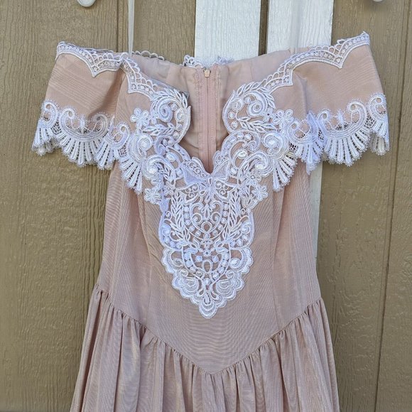 Vintage 90’s Scott McClintock Peach Lace Off Shoulder Party Dress Size 6 - Picture 2 of 9
